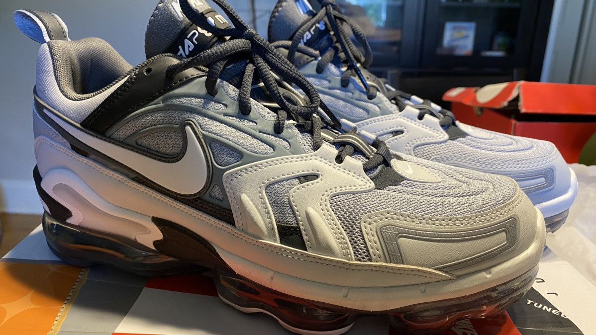 Nike AIR VAPORMAX EVO Size US 10.5 / EU 43-44 - 1 Thumbnail