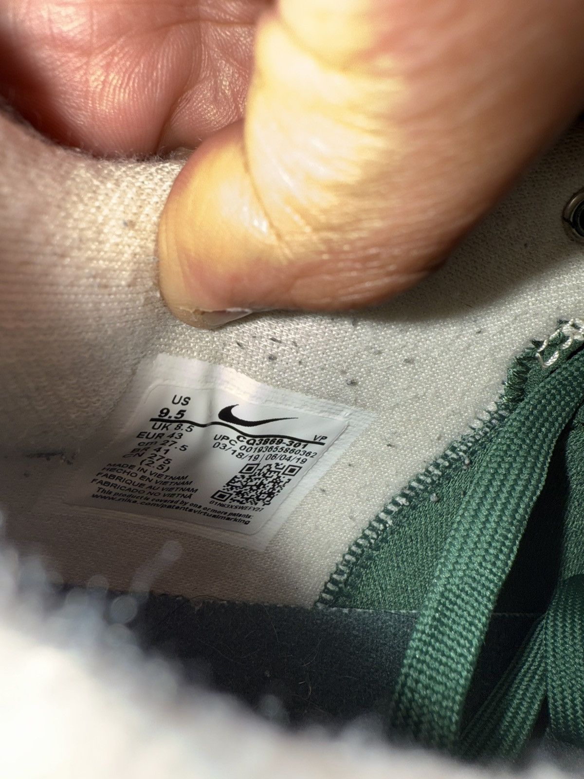 Nike Kobe 4 Undefeated Protro Fir Size US 9.5 / EU 42-43 - 5 Thumbnail