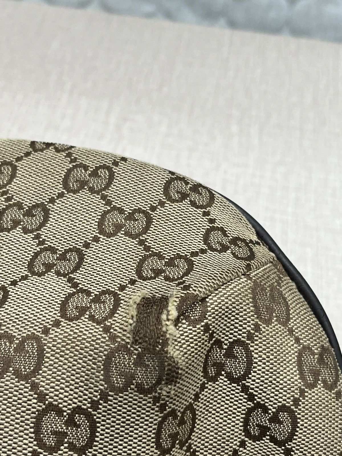 Gucci 🔥STEALS🔥 GUCCI SLING BAG Size ONE SIZE - 22 Thumbnail