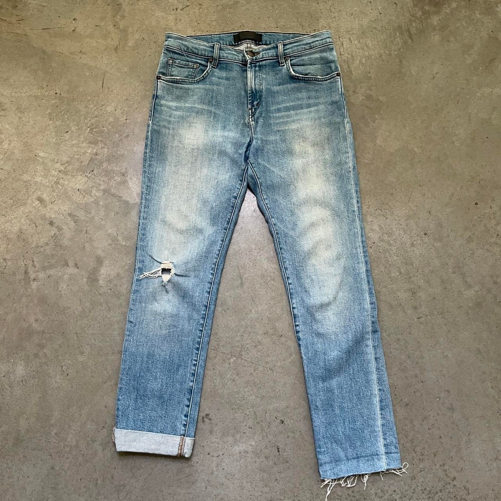 J Brand J Brand Medium Washed Distressed Jeans Size US 32 / EU 48 - 1 Thumbnail
