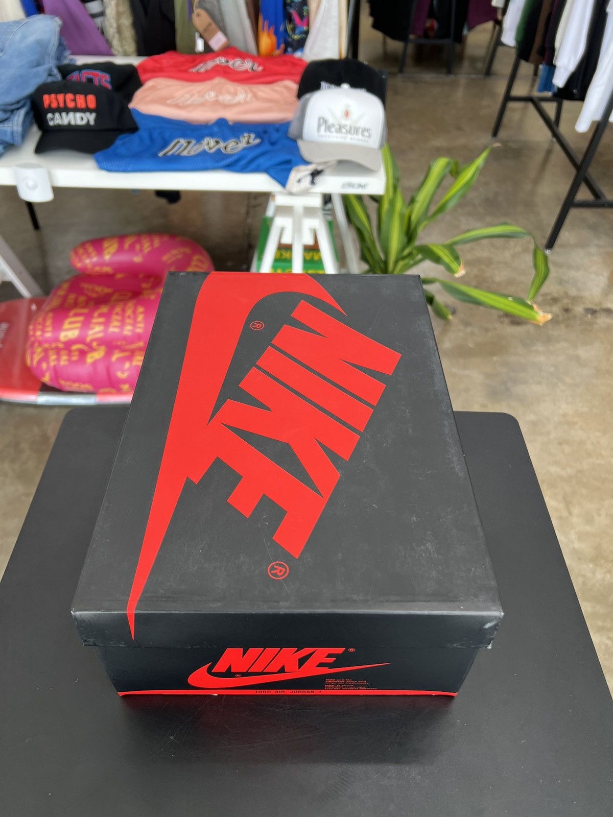 Jordan Brand × Nike Air Jordan 1 Obsidian Sz. 6.5Y (2019) Size US 6.5 / EU 39-40 - 14 Thumbnail
