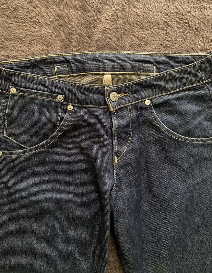 Levi's Vintage Y2K Levi’s Engineered Buckle Back Twisted Seams Size US 28 / EU 44 - 3 Thumbnail