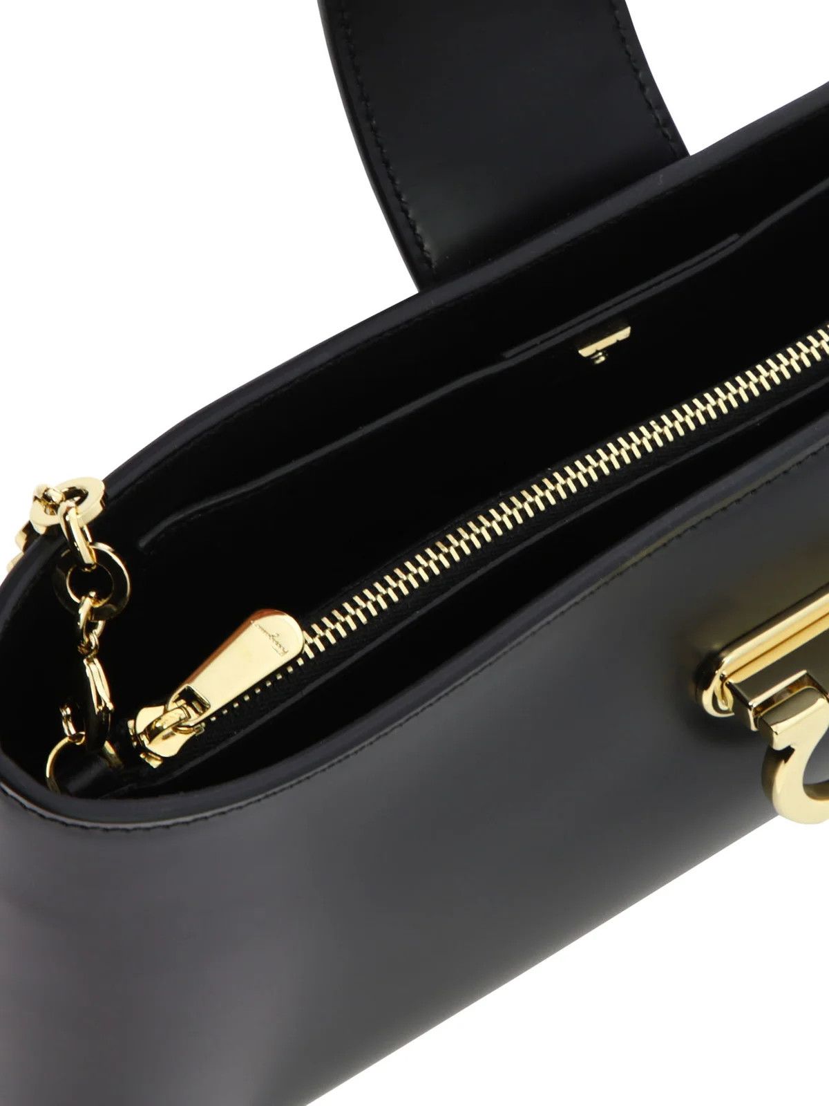 Salvatore Ferragamo o1s1rm1124 Size: OS / Leather Shoulder Bag in Nero Size ONE SIZE - 5 Thumbnail