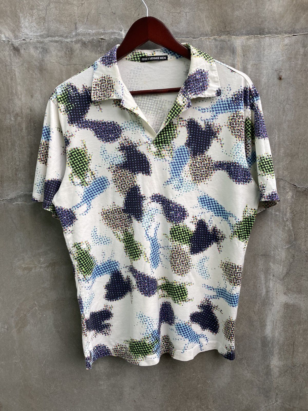 image of Issey Miyake Optical Illusion All Over Print in White, Men's (Size Medium)