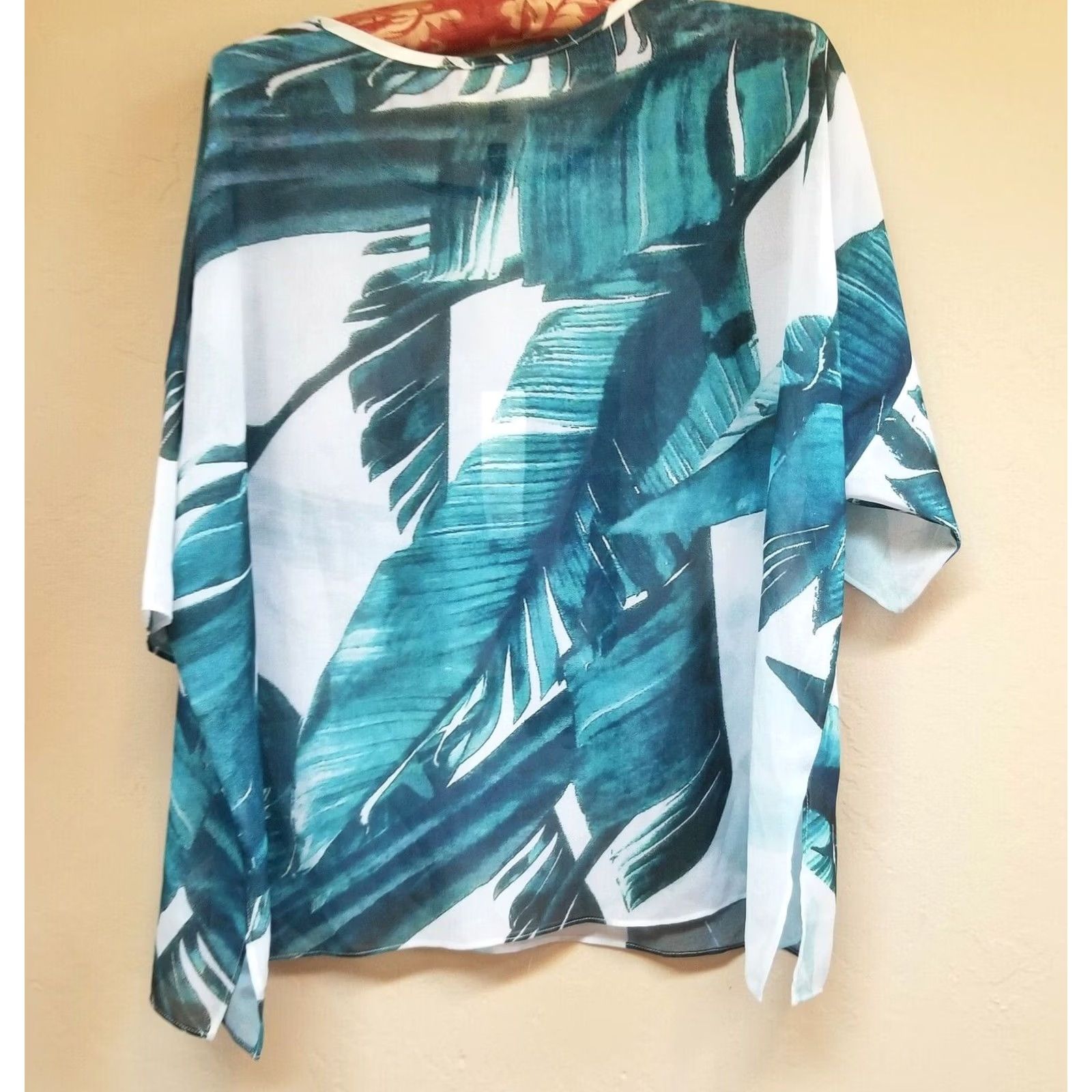 Vintage VINTAGE? No. Fleece Chemise Blouse Shirt Womens Short Sleeve Hawaiian Print Sheer White Blue XS? Not allowed. Size S / US 4 / IT 40 - 2 Thumbnail