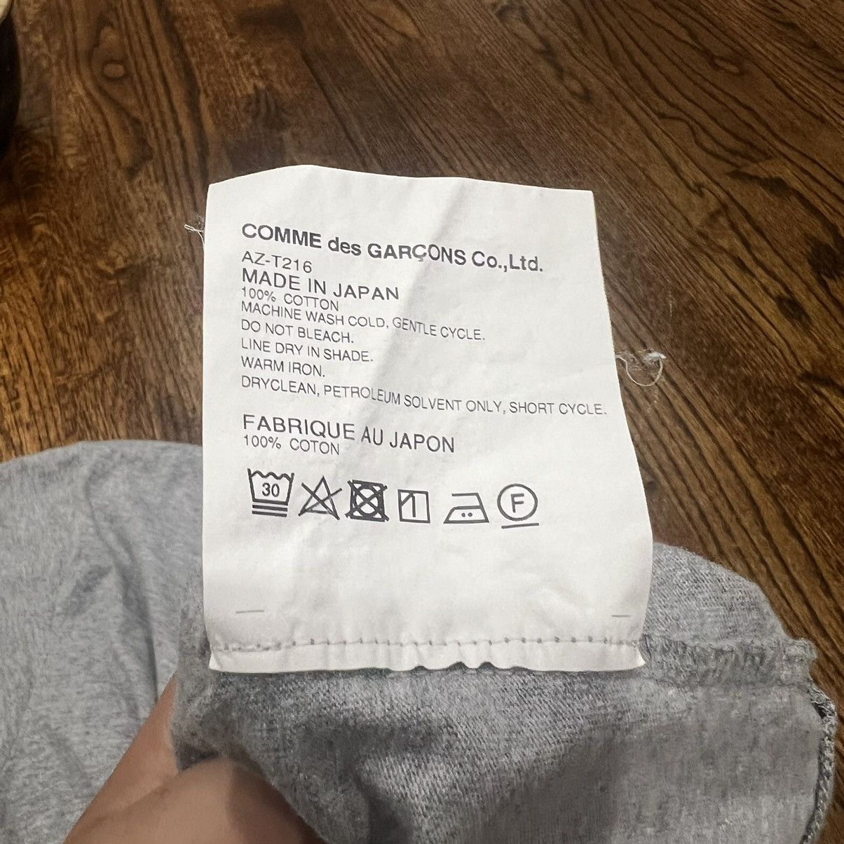 Comme des Garcons COMME DES GARÇONS PLAY YELLOW TEE Size L / US 10 / IT 46 - 4 Thumbnail