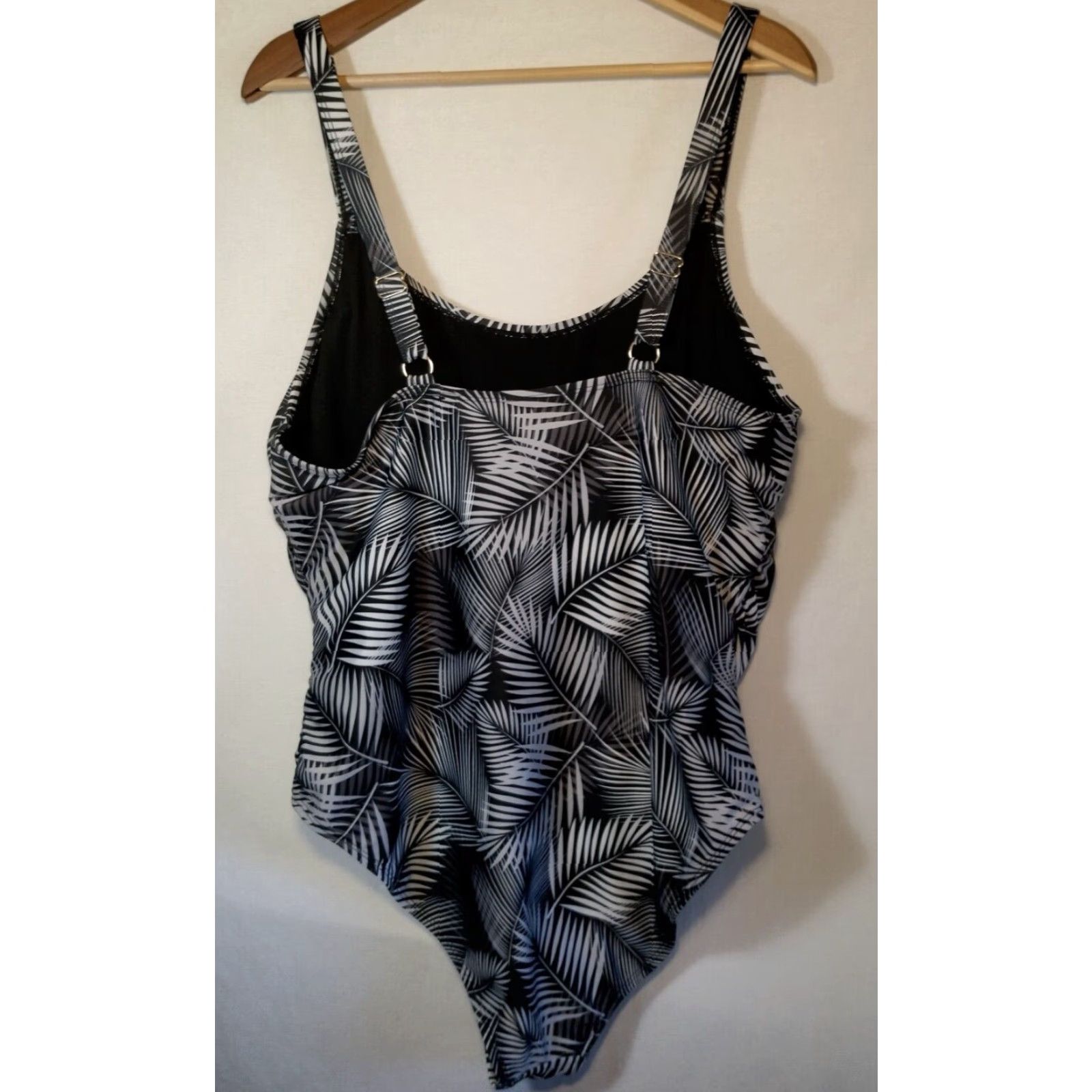 Nicole Miller Nicole Miller Plus Size 3X Bathing Suit One Piece Black White Gray Palm Swimsuit Size XXL / US 16-18 / IT 52-54 - 2 Thumbnail