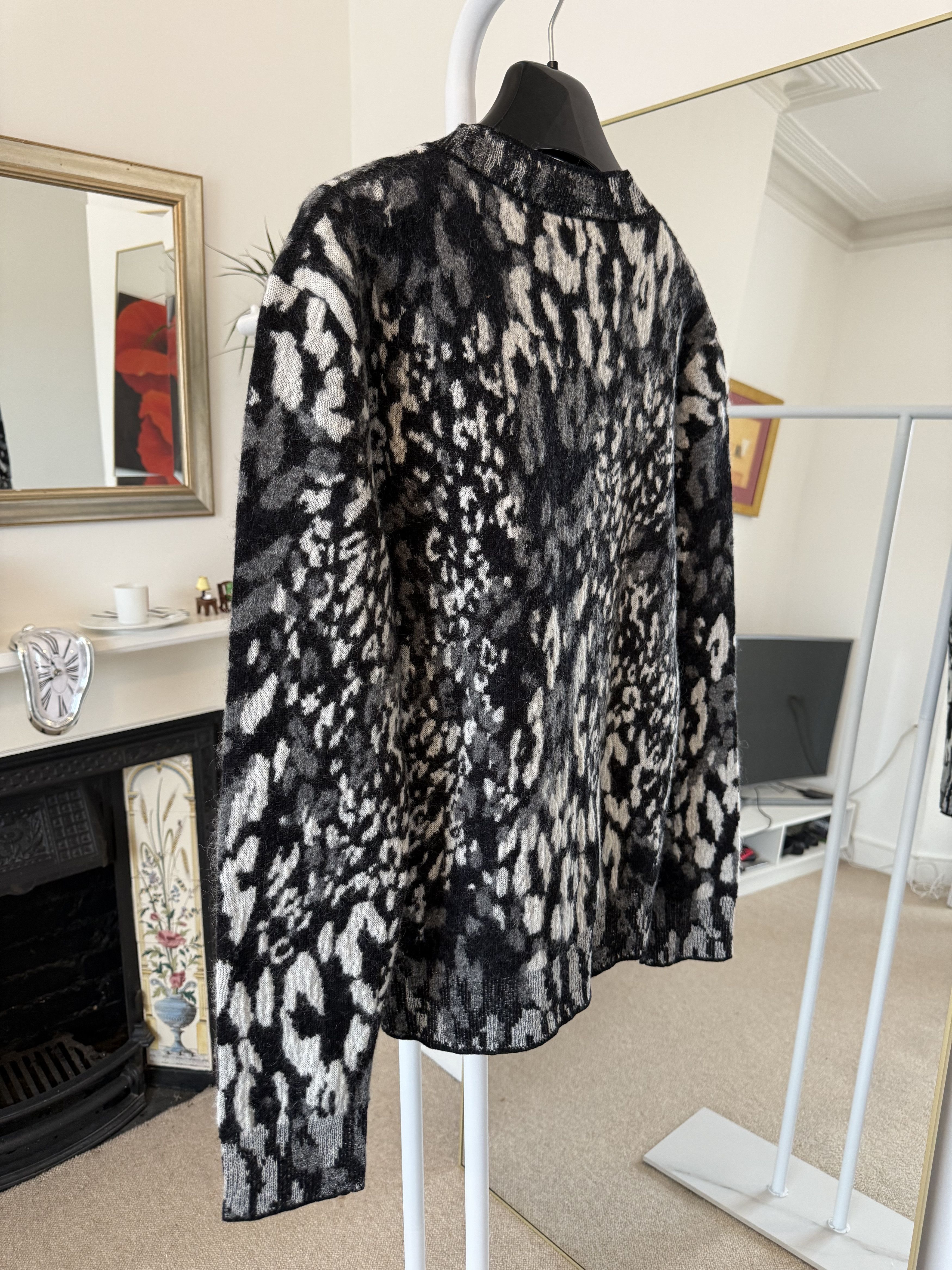 Saint Laurent Paris Saint Laurent wool leopard sweater Size US S / EU 44-46 / 1 - 2 Thumbnail