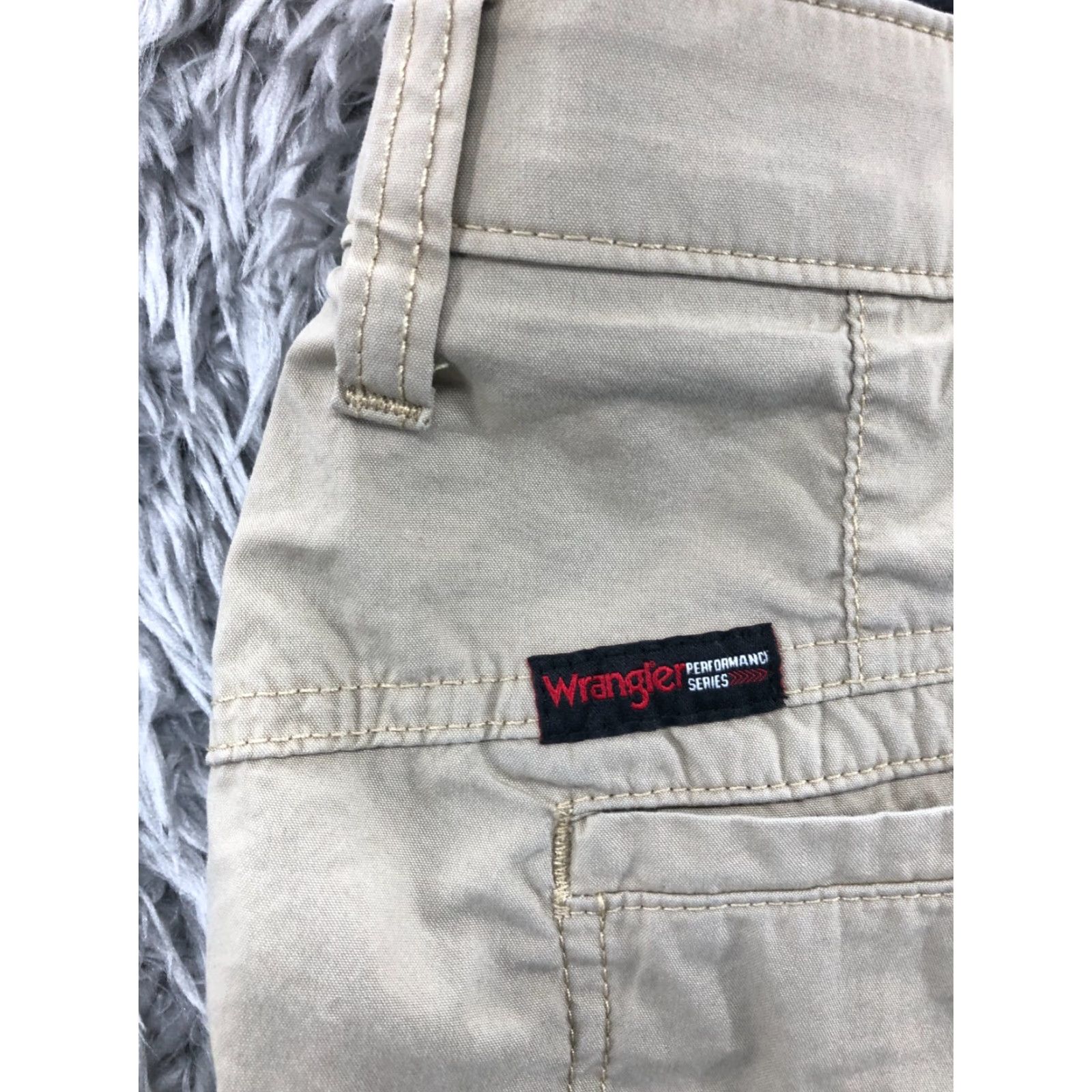Wrangler Wrangler Chino Shorts Mens 42 Mid Beige Regular 5-Pocket Denim Style Medium Wash Cotton Blend Front Flat Front Belt Loops Logo Size US 42 / EU 58 - 5 Thumbnail