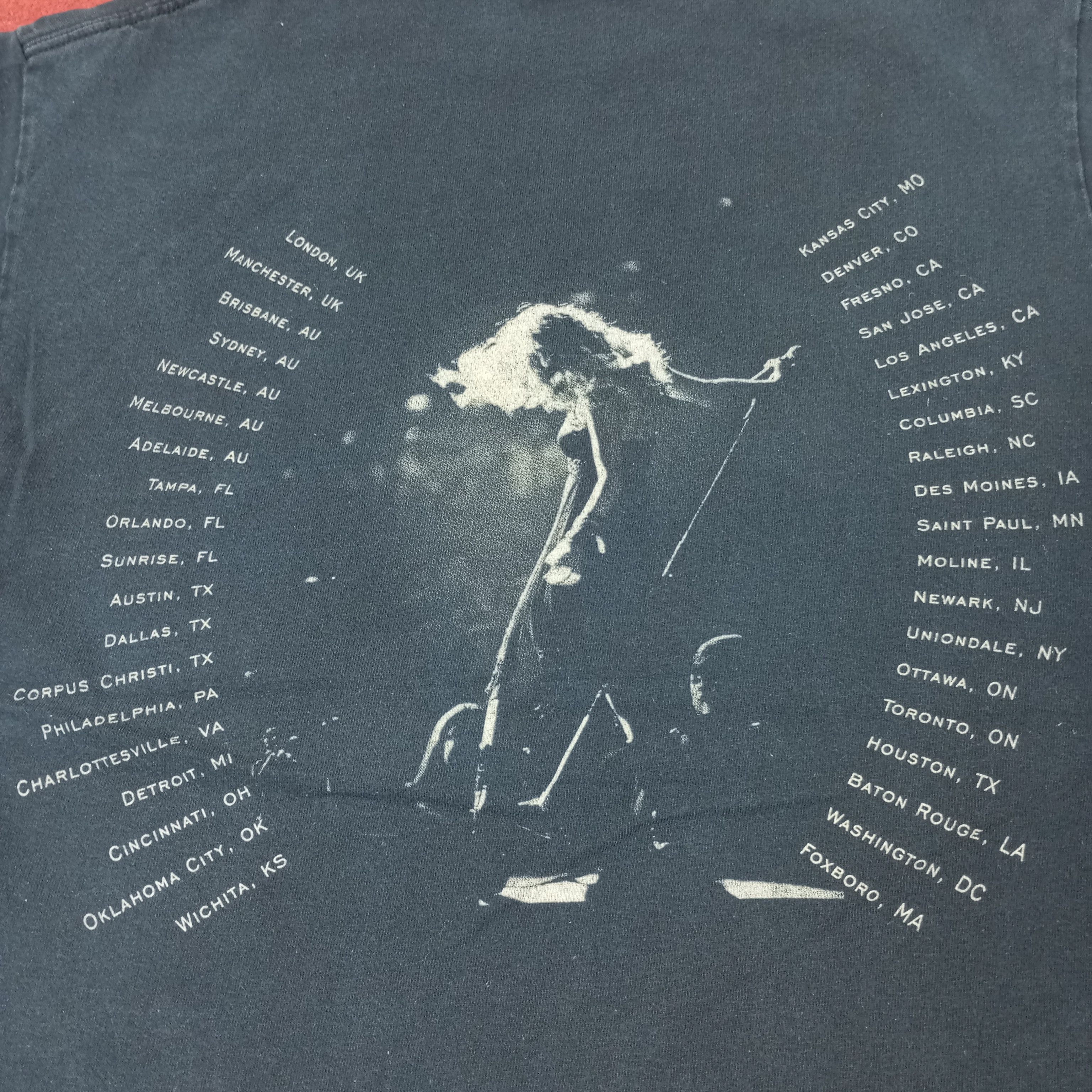 Band Tees Taylor Swift Singer Music Tour Tshirt c249n72 Size US S / EU 44-46 / 1 - 7 Thumbnail