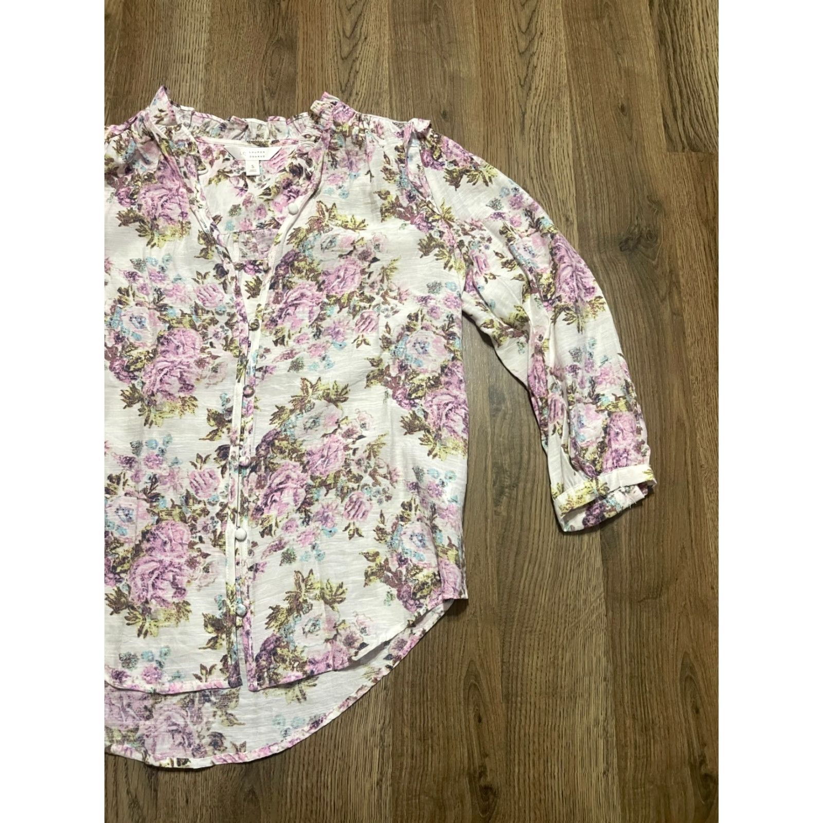 Vintage LC Lauren Conrad Blouse Women's Size Small Button-Up Floral Purple White Long Sleeve Shirt Casual Modern Fall Spring Summer Womens Size S / US 4 / IT 40 - 4 Thumbnail