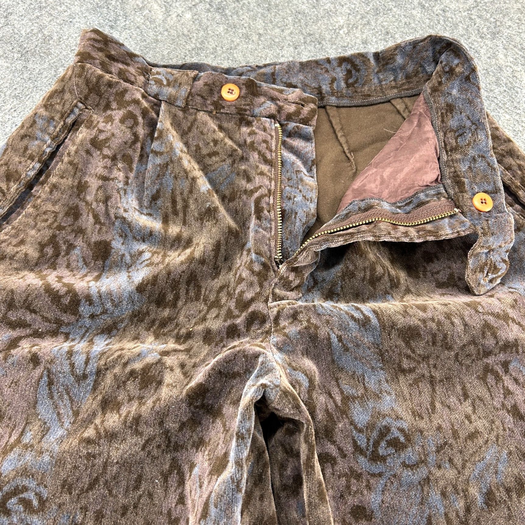 Vintage VINTAGE Serenella Boston Pants Women 31 Brown Leopard Print Velour 90s Workwear Casual Animal Print Relaxed Ankle 27in Inseam Women USA-made Size 24" / US 00 / IT 34 - 2 Thumbnail