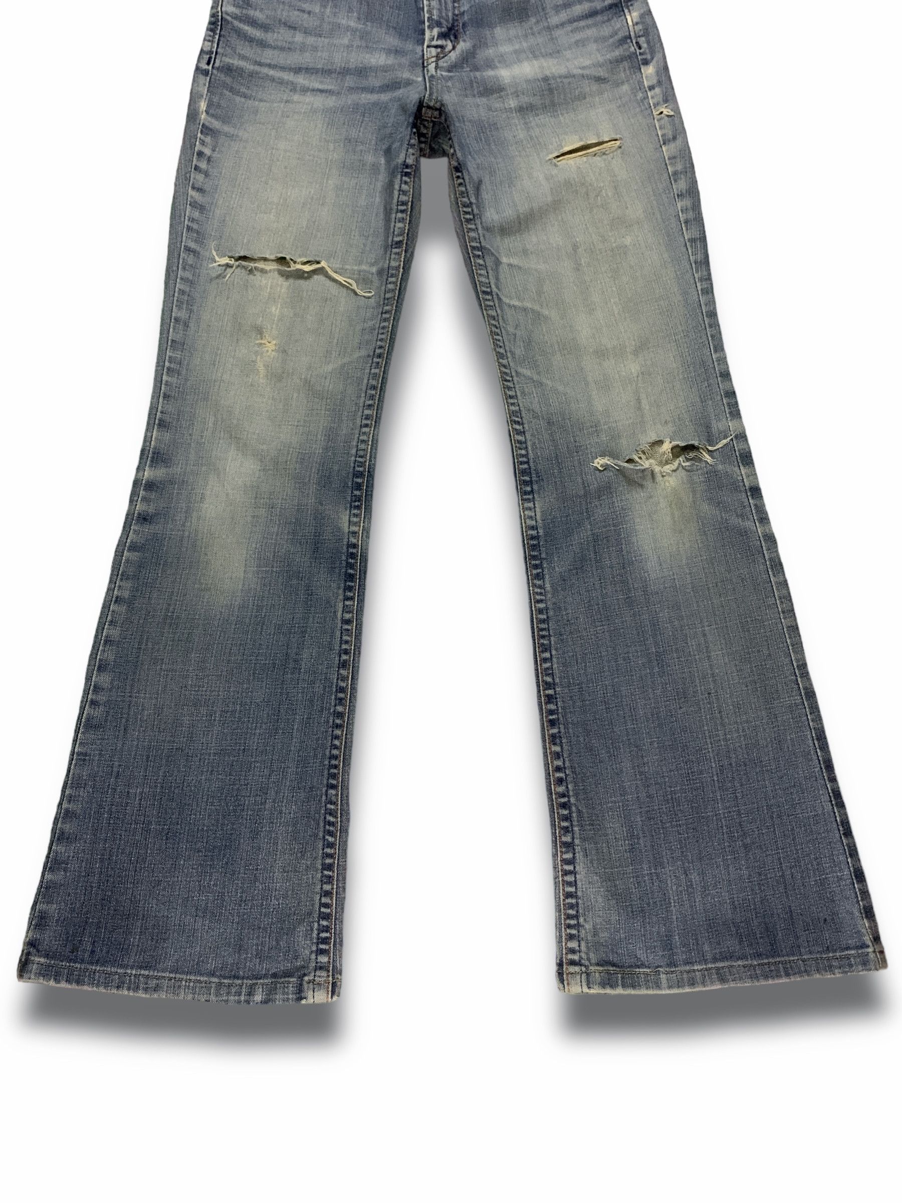 Japanese Brand Vintage Japanese Brand Faded Wash Ripped Style Flare Jeans Size 26" / US 2 / IT 38 - 6 Thumbnail