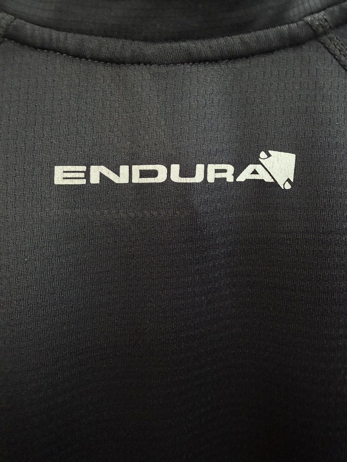 Other Endura Cycling Jersey Half Zip Black Grey Size M Size US M / EU 48-50 / 2 - 8 Thumbnail