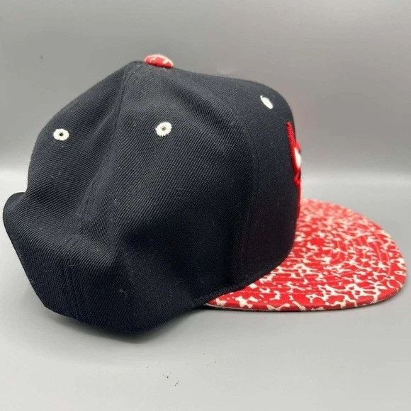 Mitchell & Ness Chicago Bulls Hat Men Black Big Logo Embroidered Snap Back Size ONE SIZE - 7 Thumbnail
