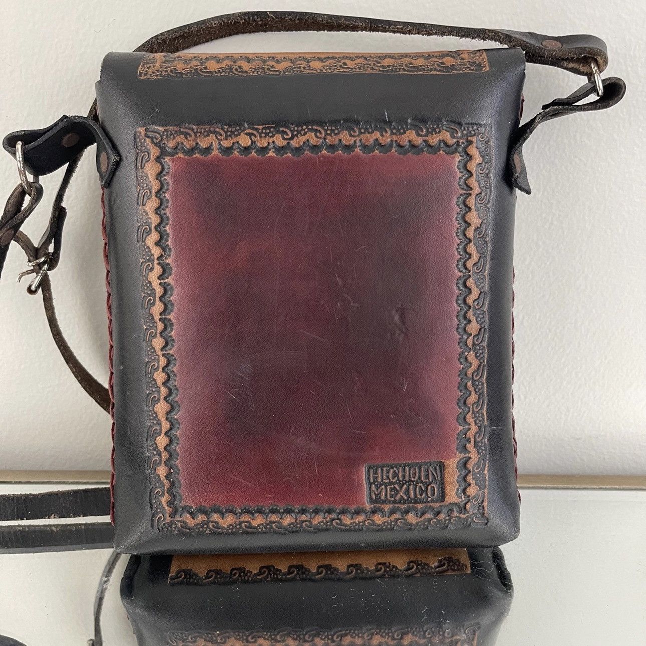 Vintage Vintage Shell Tooled Leather Black Red Aztec Crossbody Bag Size ONE SIZE - 6 Thumbnail
