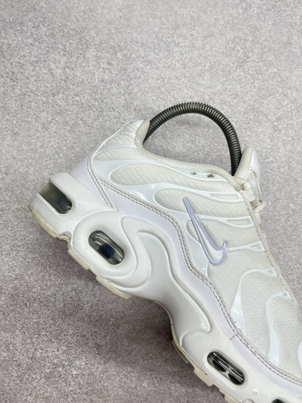 Nike Mens Nike Air Max TN Plus Triple White Sneakers Drill Shox Size US 6.5 / EU 39-40 - 7 Thumbnail