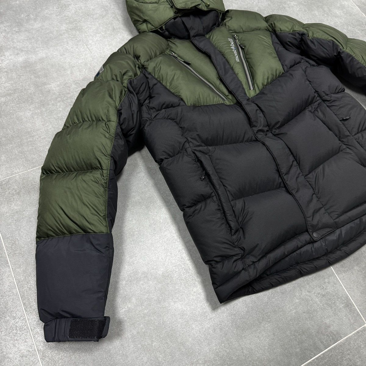 Montbell Montbell Multi Pocket Puffer Down Jacket Men Dark Green Size US L / EU 52-54 / 3 - 6 Thumbnail