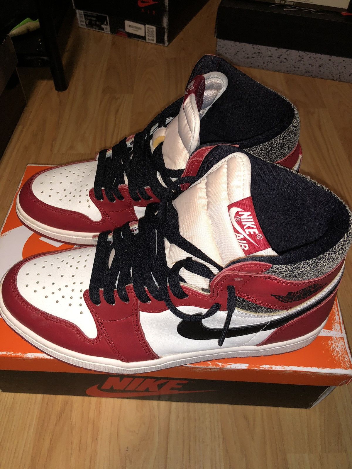 Nike Air Jordan 1 Retro High OG Chicago Lost And Found - Size 9.5 Size US 9.5 / EU 42-43 - 2 Thumbnail