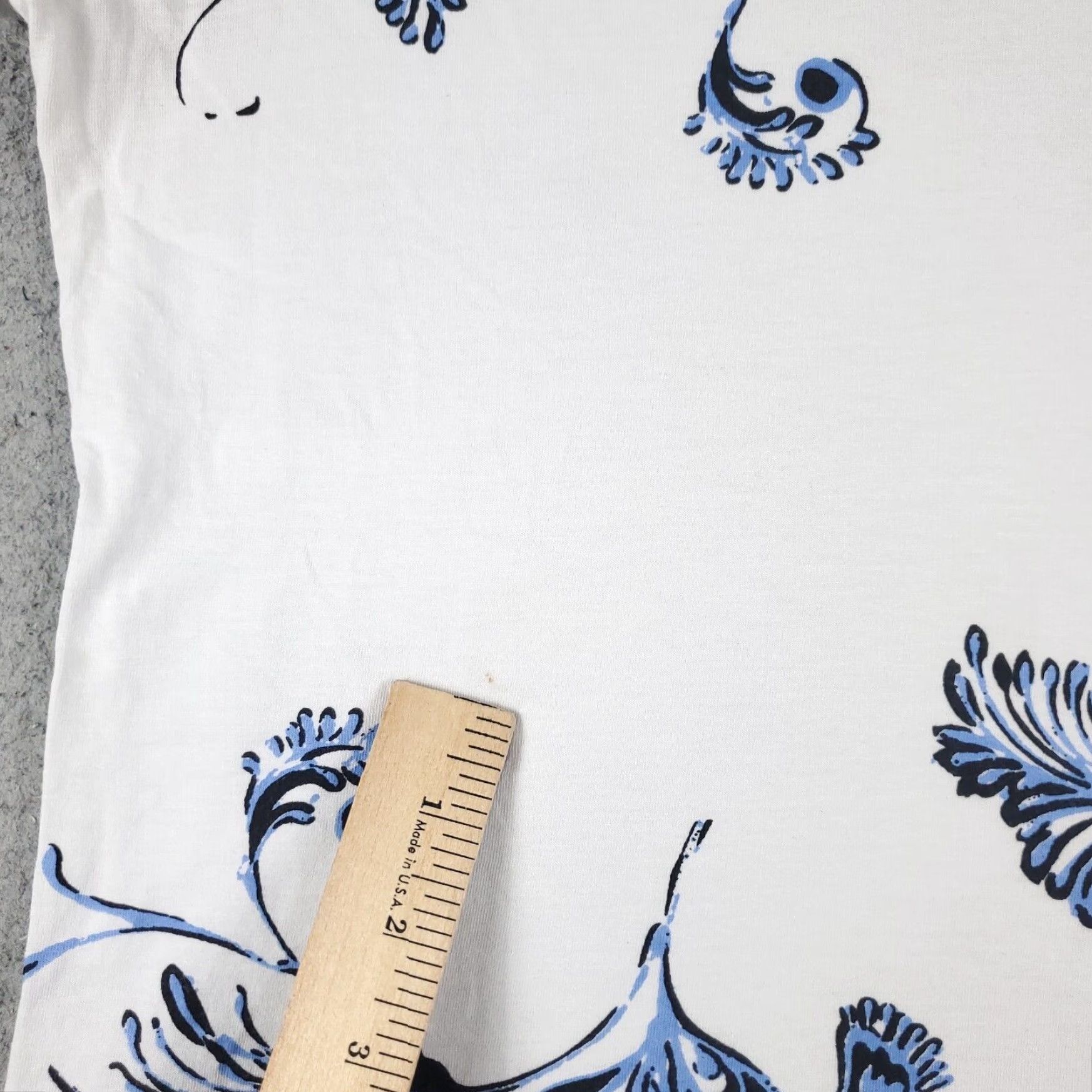 Tommy Hilfiger Tommy Hilfiger Floral T Shirt Womens Small White Blue Short Sleeve Crew Neck Size S / US 4 / IT 40 - 3 Thumbnail