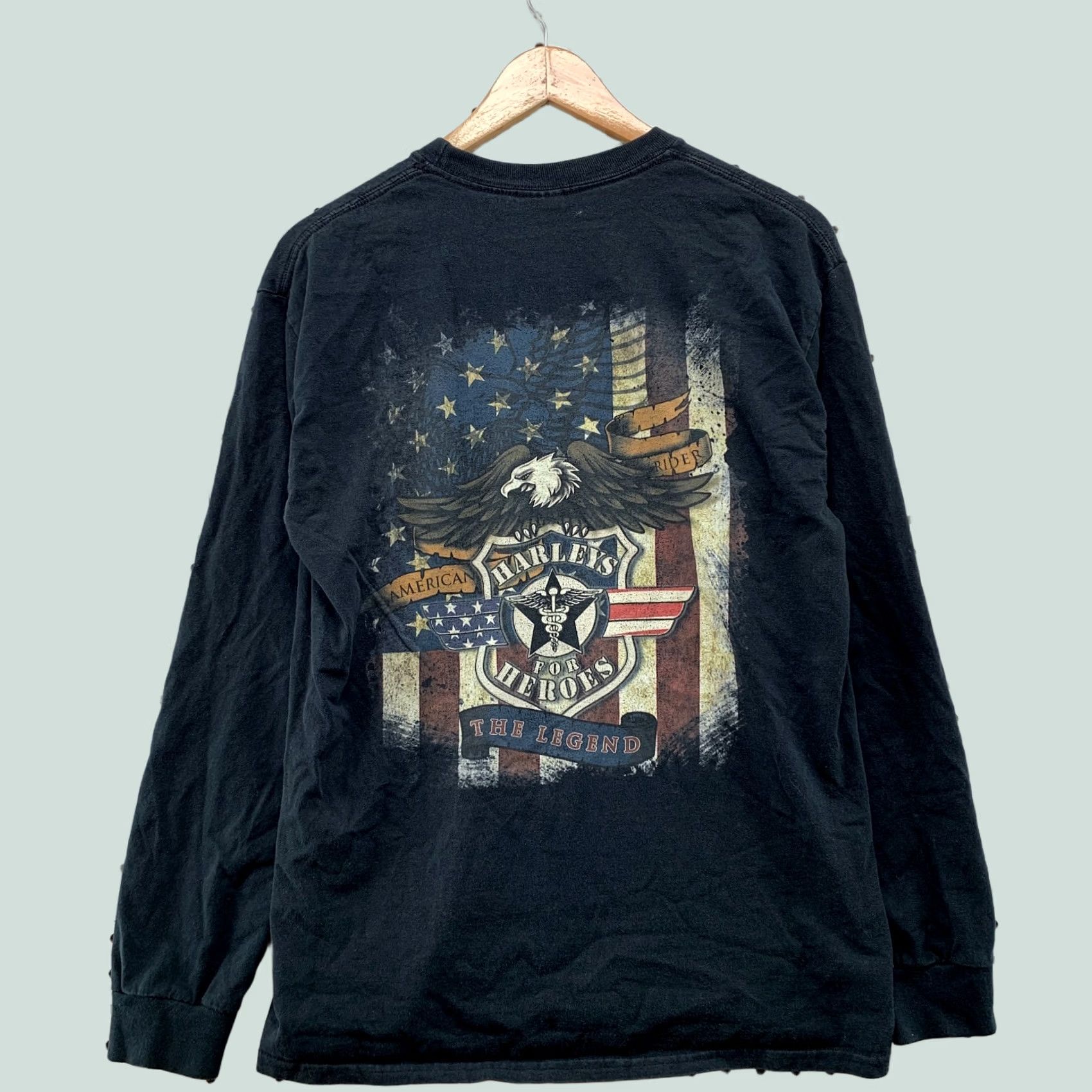 Gildan Keywords: "Vintage," "Harley," "For Heroes," "Shirt," "Mens," "Medium," "Black," "Eagle Flag," "20x27" – These are prominent and relevant Size US M / EU 48-50 / 2 - 1 Thumbnail