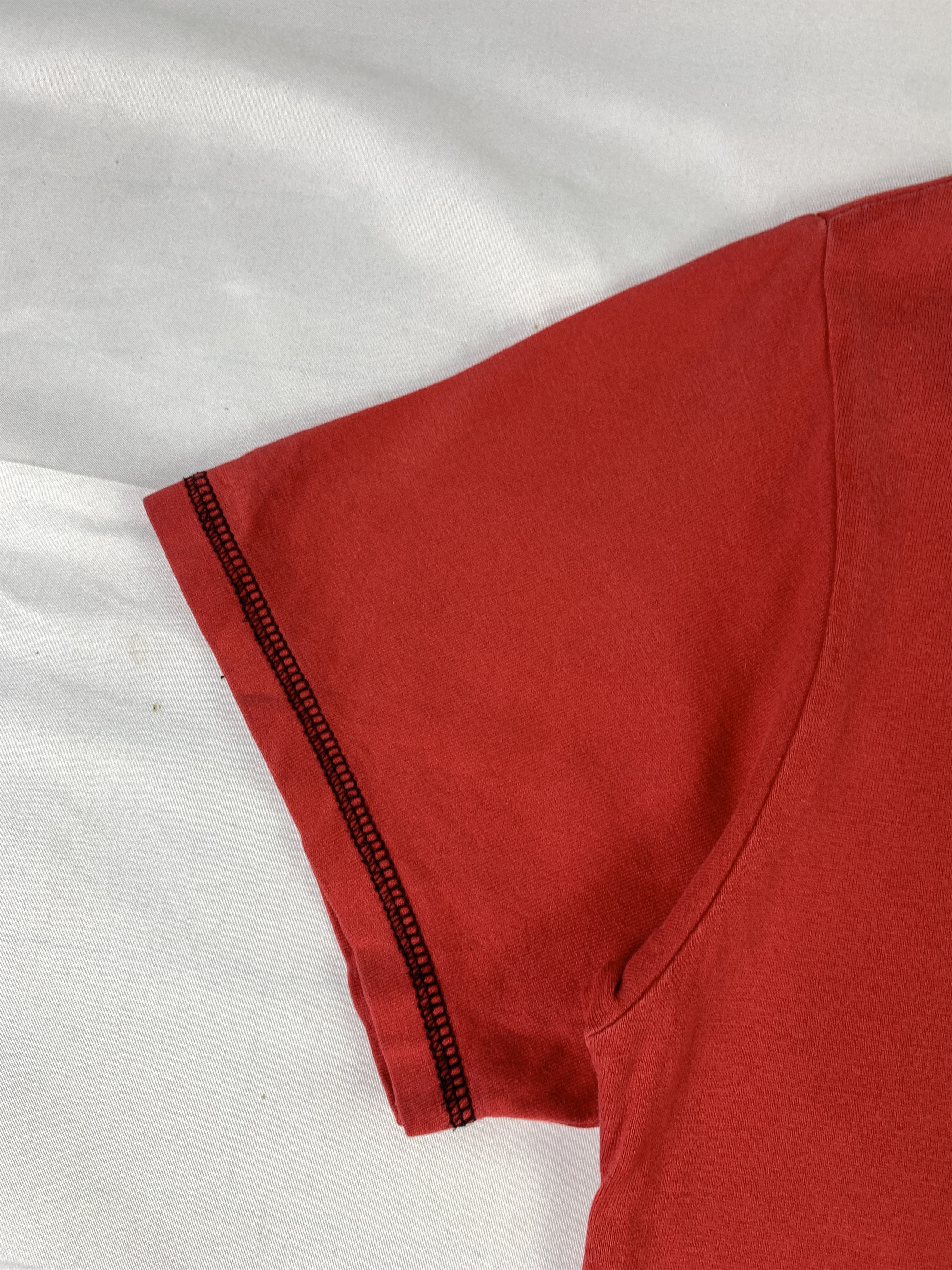Japanese Brand 2000s Blue Eyes Red Dragon Wings Tee (M) Size M / US 6-8 / IT 42-44 - 6 Thumbnail