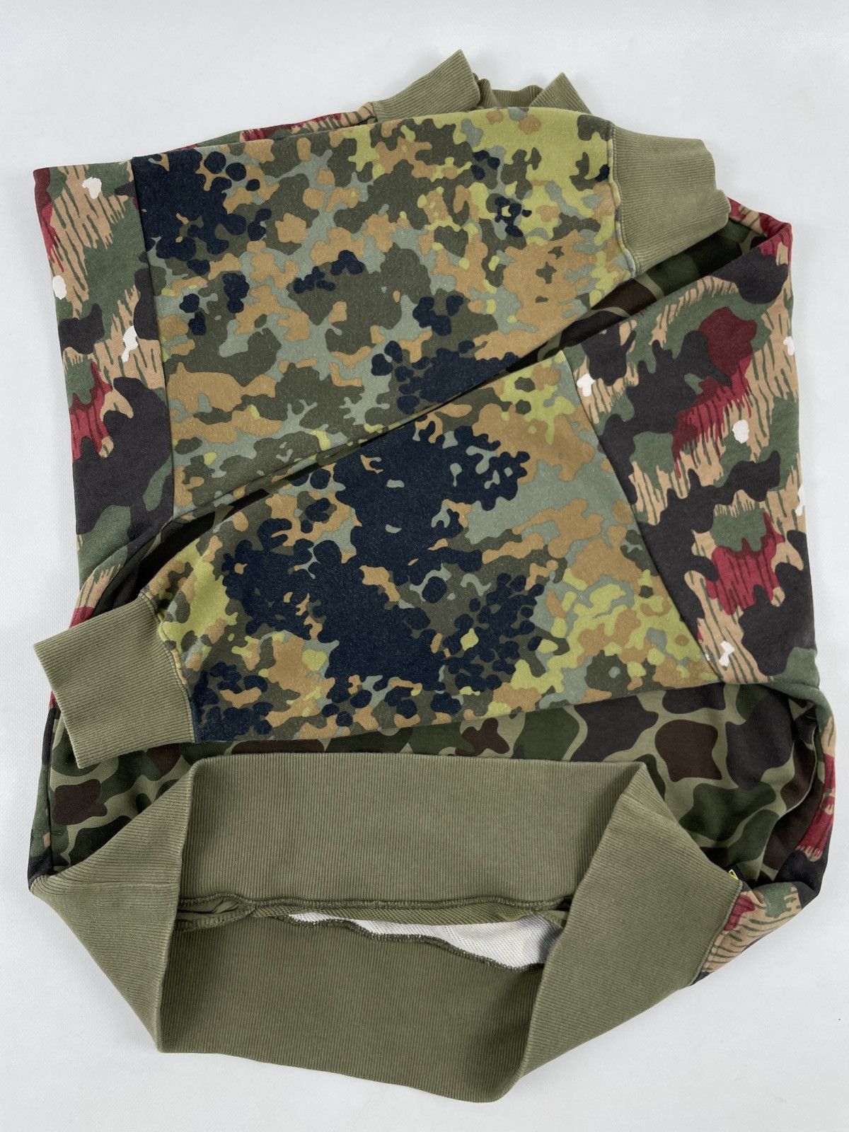 Adidas × Pharrell PHARRELL WILLIAMS Hiking Camo Print Sweatshirt Pullover S Size US S / EU 44-46 / 1 - 13 Thumbnail
