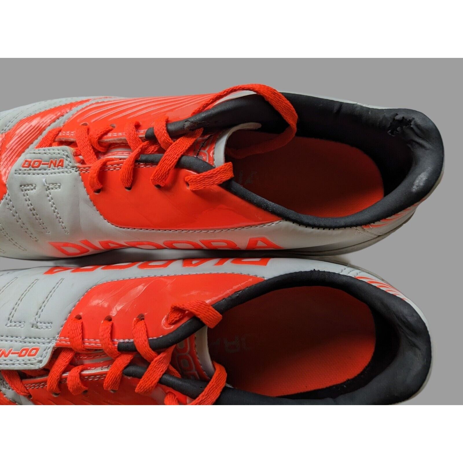 Diadora Diadora Indoor Soccer Shoes Men's 8. White with Orange. Size US 8 / EU 41 - 4 Thumbnail