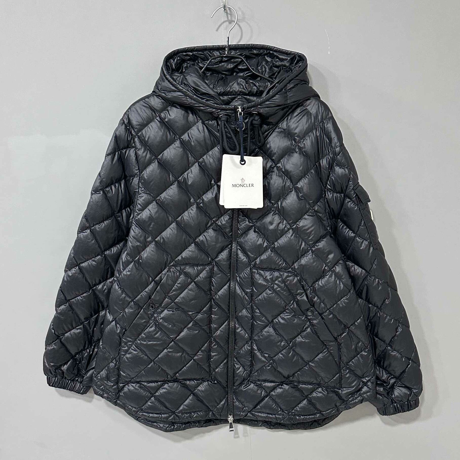 Moncler Moncler Down Black Down Jacket 42 Women Size M / US 6-8 / IT 42-44 - 1 Thumbnail