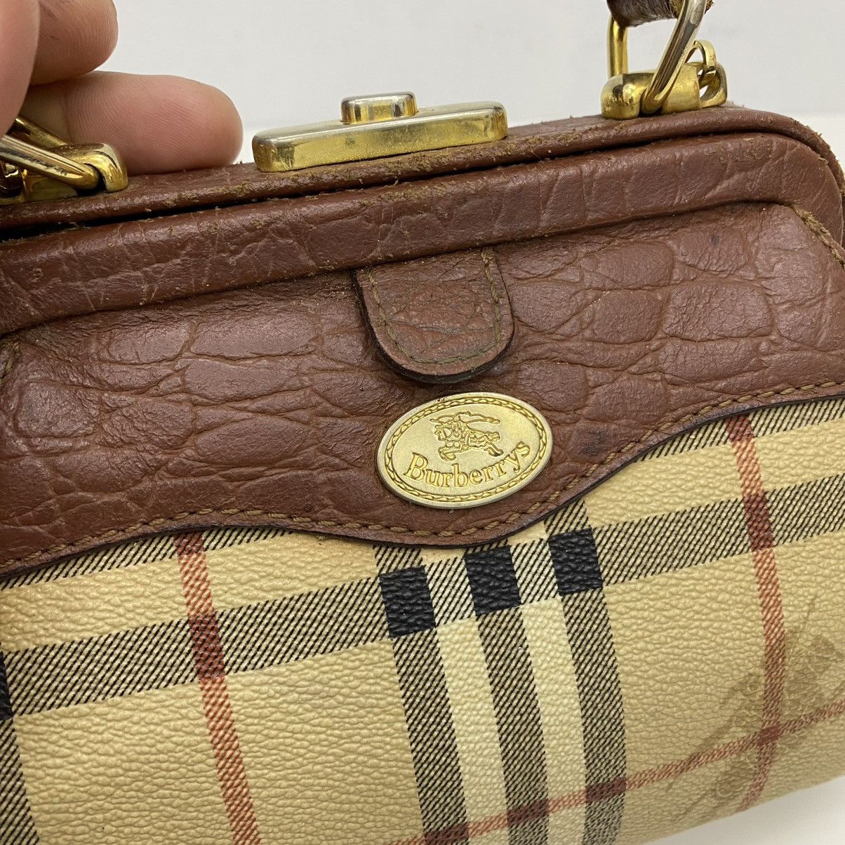 Burberry ‼️LASTDROP‼️ AUTHENTIC BURBERRY HANDBAG WITH CHAIN Size ONE SIZE - 6 Thumbnail