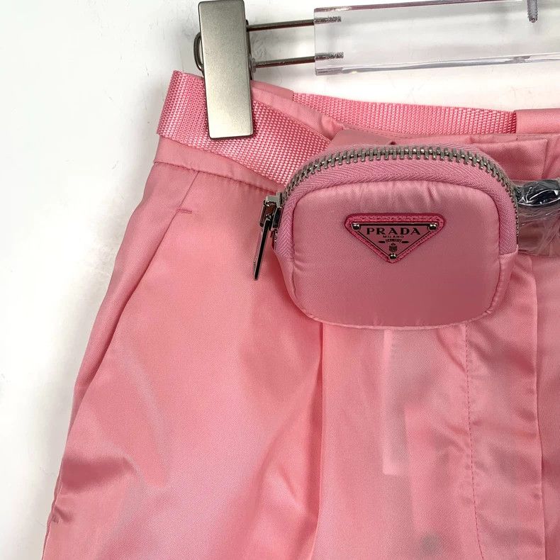 Prada PradaPink triangle waist bag casual shorts 2503-Nextarrow Size 24" / US 00 / IT 34 - 3 Thumbnail