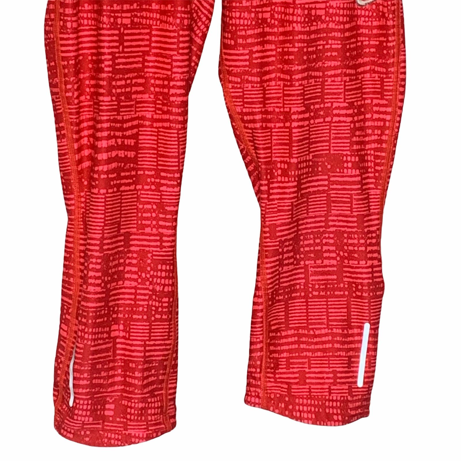 Nike Nike Athleisure Red Pink Stripe Crop Legging Small Dri-Fit Size 27" / US 4 / IT 40 - 6 Thumbnail