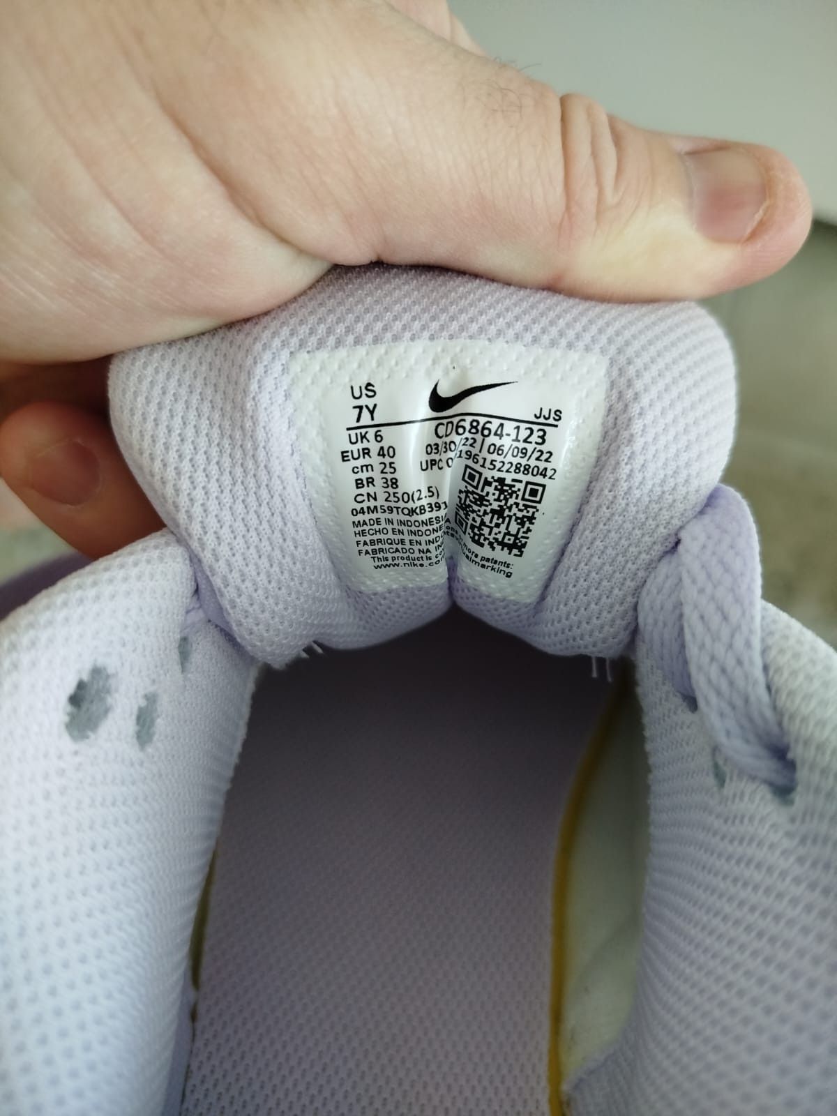 Nike Nike Air Max 90 White Violet Frost (GS) Size US 8.5 / IT 38.5 - 9 Thumbnail