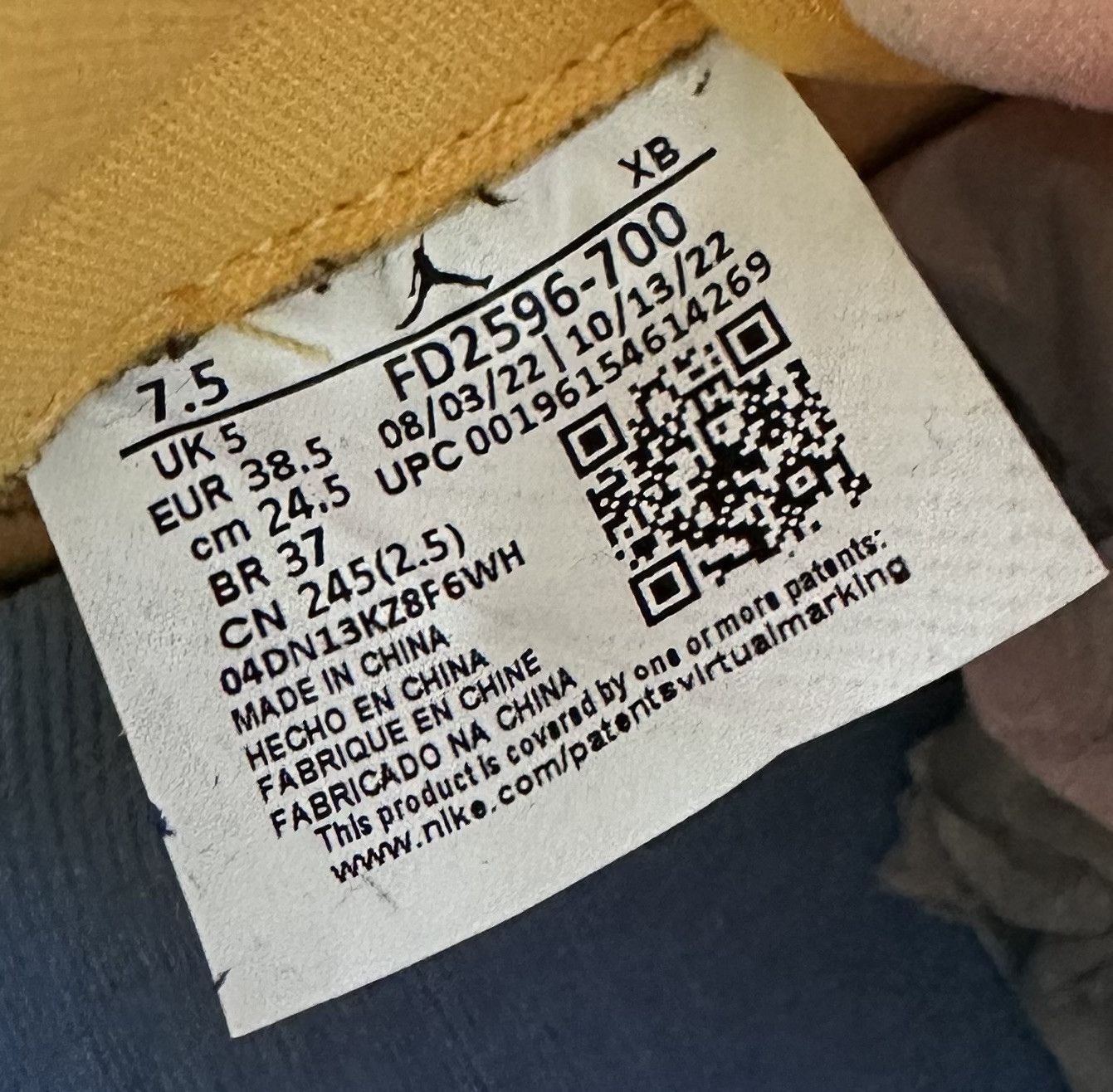 Jordan Brand × Nike PREOWNED WMNS JORDAN 1 RETRO HIGH OG "REVERSE LANEY" Size US 7.5 / IT 37.5 - 16 Thumbnail