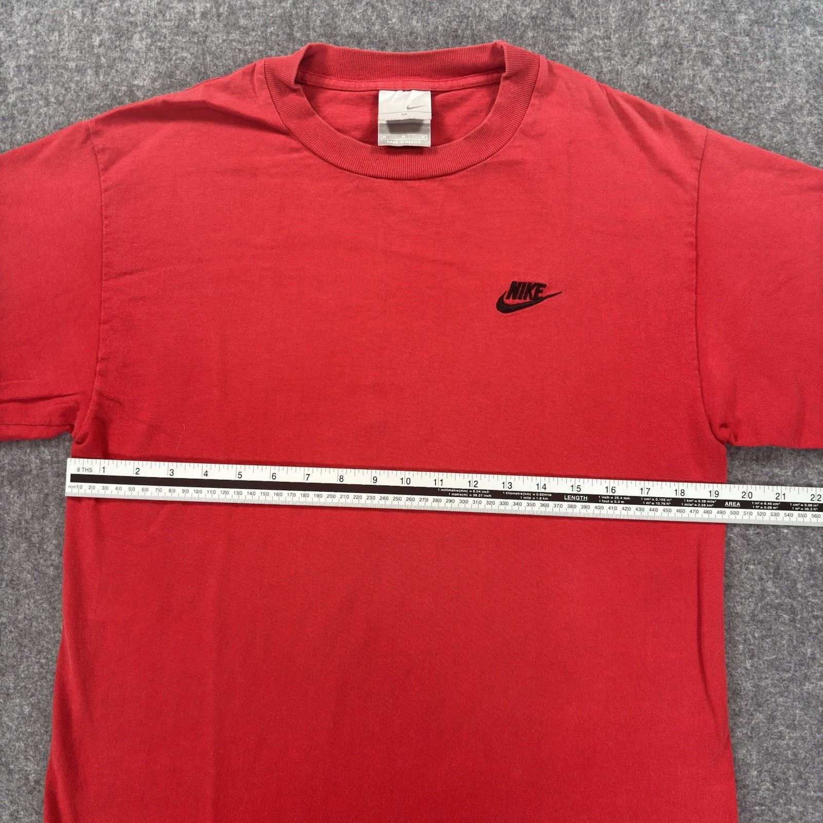 Nike Vintage Nike Embroidered Red Shirt Men's Medium Size US M / EU 48-50 / 2 - 7 Thumbnail