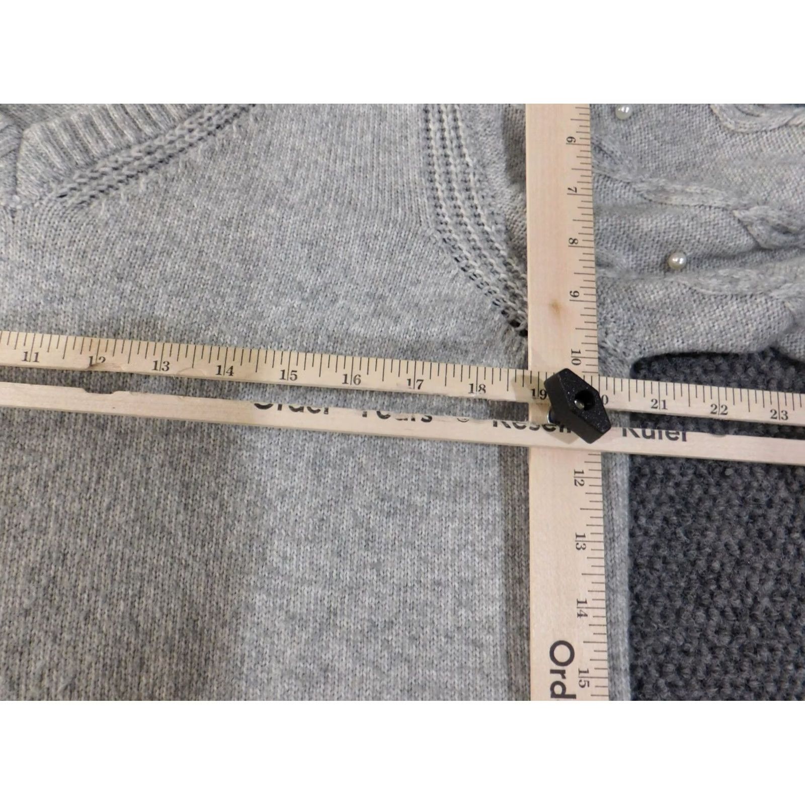 Vintage Crown & Ivy Sweater 1X Gray Beaded Cable-Knit Raglan Sleeve Pullover Womens Knit Polyester Viscose Crew Neck Casual Modern Size XL / US 12-14 / IT 48-50 - 6 Thumbnail
