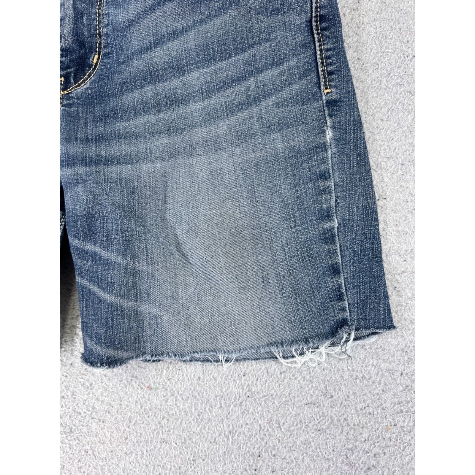 Levi's Levi's Shorts Women 4 Blue Denim Cut-Off Low Rise 26x6 Cotton Blend Size 27" / US 4 / IT 40 - 2 Thumbnail