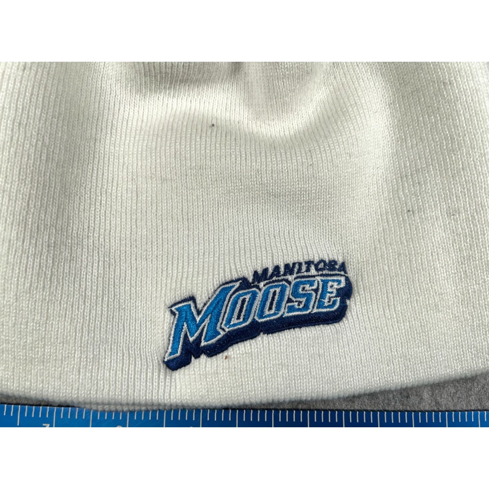 Vintage Manitora Moose Beanie Toque Adult One Size White Knit 100% Acrylic Ski Size ONE SIZE - 2 Thumbnail