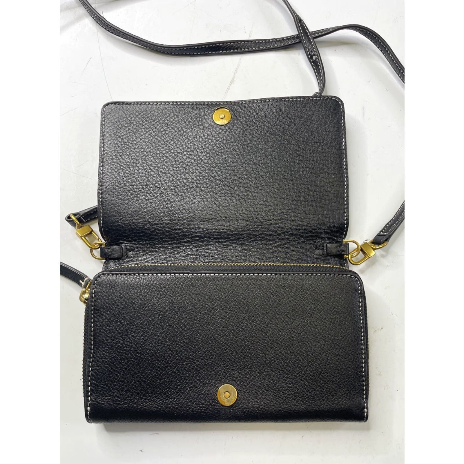 Tory Burch TORY BURCH PERFORATED LOGO FLAT WALLET CROSS BODY BLACK LEATHER CROSSBODY SMALL WOMEN 5" x 8" PEbbled ID: 190041556984 Size ONE SIZE - 4 Thumbnail