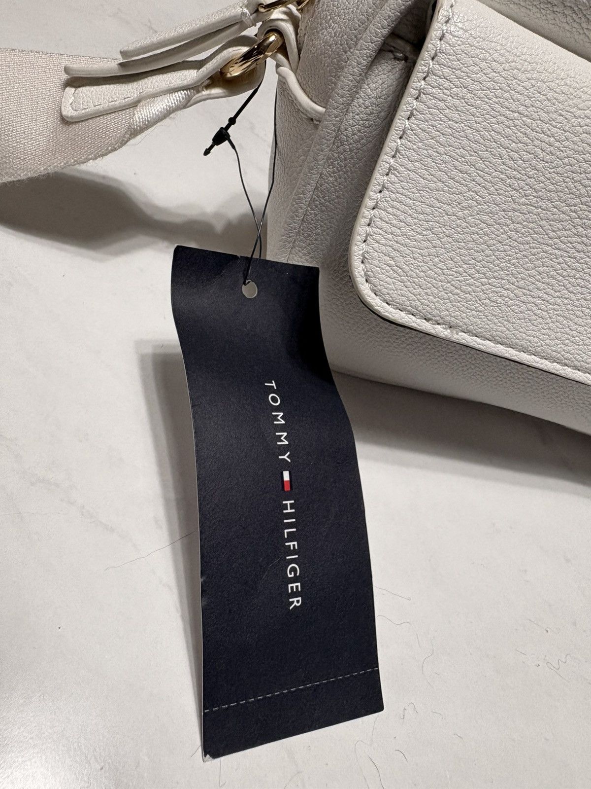 Tommy Hilfiger Selling Brand new Tommy Hilfiger purse for women Size ONE SIZE - 8 Thumbnail