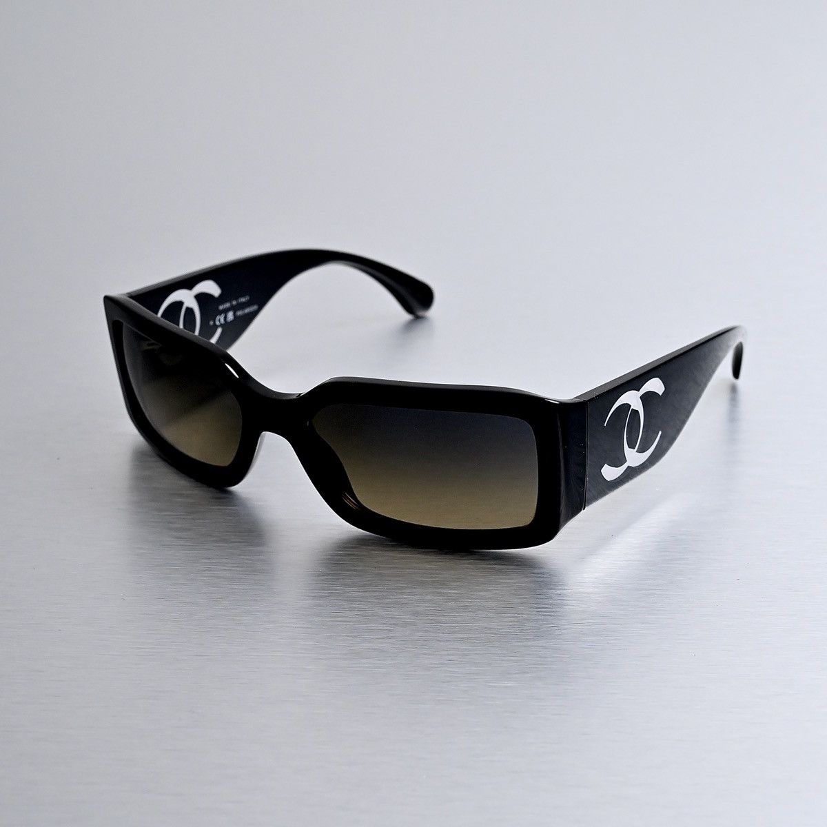 Chanel CHANEL 0CH5526 SUNGLASSES Size ONE SIZE - 1 Thumbnail