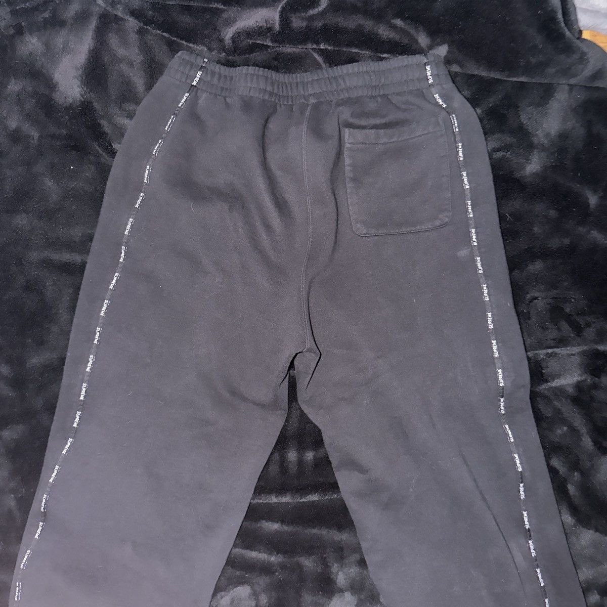 Supreme 2025 Supreme Piping Sweatpant 'Black' Size US 32 / EU 48 - 5 Thumbnail