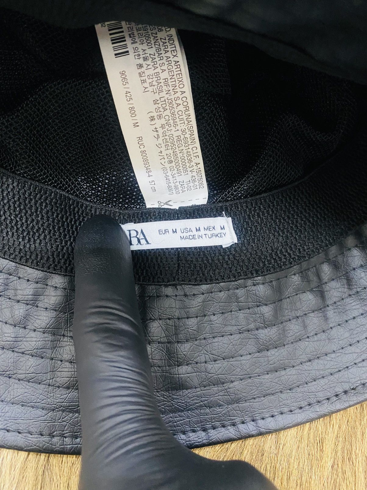 Zara ZARA FAUX LEATHER BUCKET HAT Size ONE SIZE - 5 Thumbnail