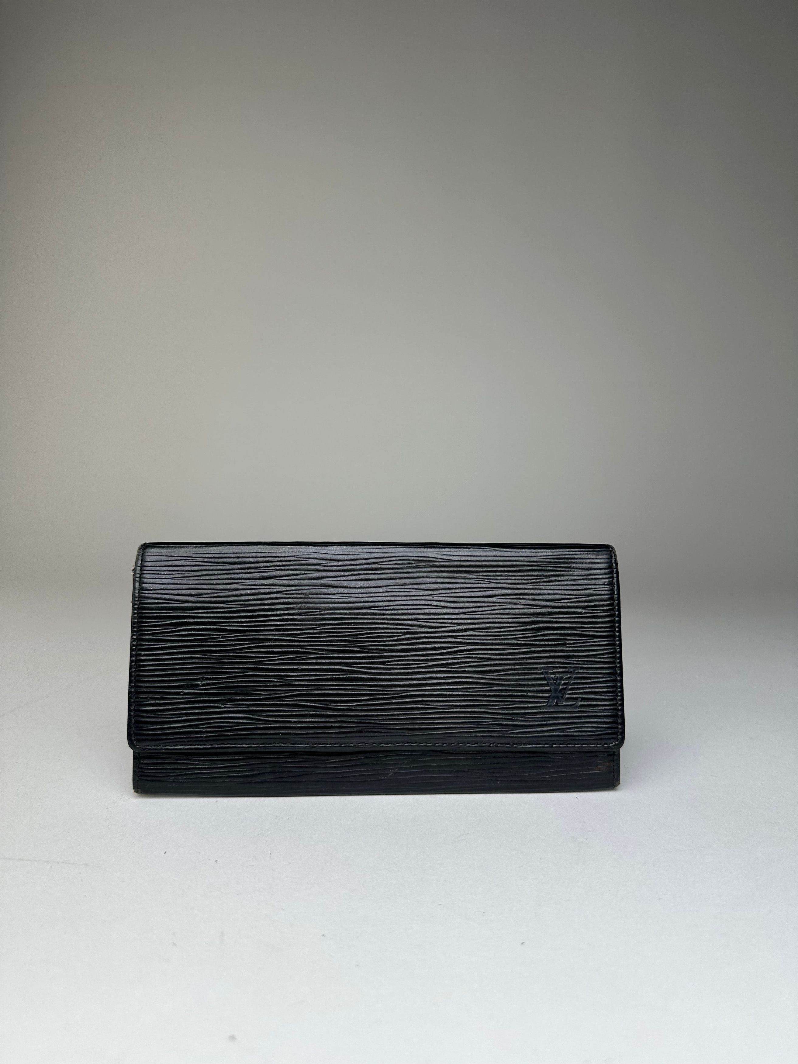Louis Vuitton Vintage Epi Leather Wallet Y2K Black Silver Size ONE SIZE - 1 Thumbnail