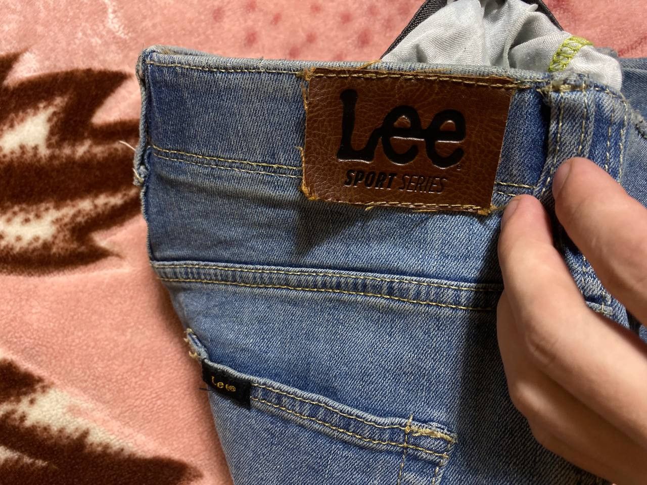 Lee × Vintage Vintage 90s Lee Blue Wash Distressed Baggy Jeans Size US 28 / EU 44 - 16 Thumbnail