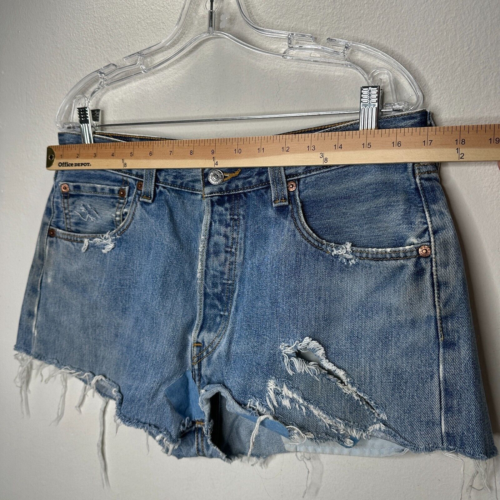 Levi's Levis 501 Med Blue Wash Button Fly Distress Raw Hem Short 34 Size 34" / US 12 / IT 48 - 15 Thumbnail