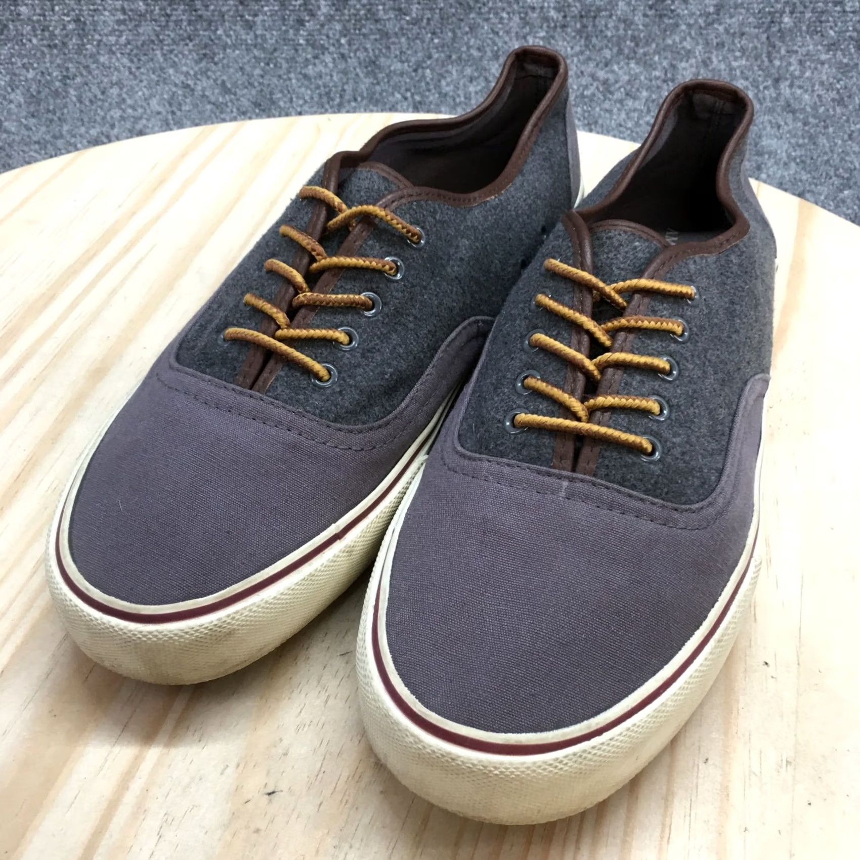 American Eagle Outfitters American Eagle Outfitters Shoes Mens 10 Low Top Lace Up Sneakers Gray Canvas Sneaker Mens Size 10 Gray Canvas Size US M / EU 48-50 / 2 - 3 Thumbnail
