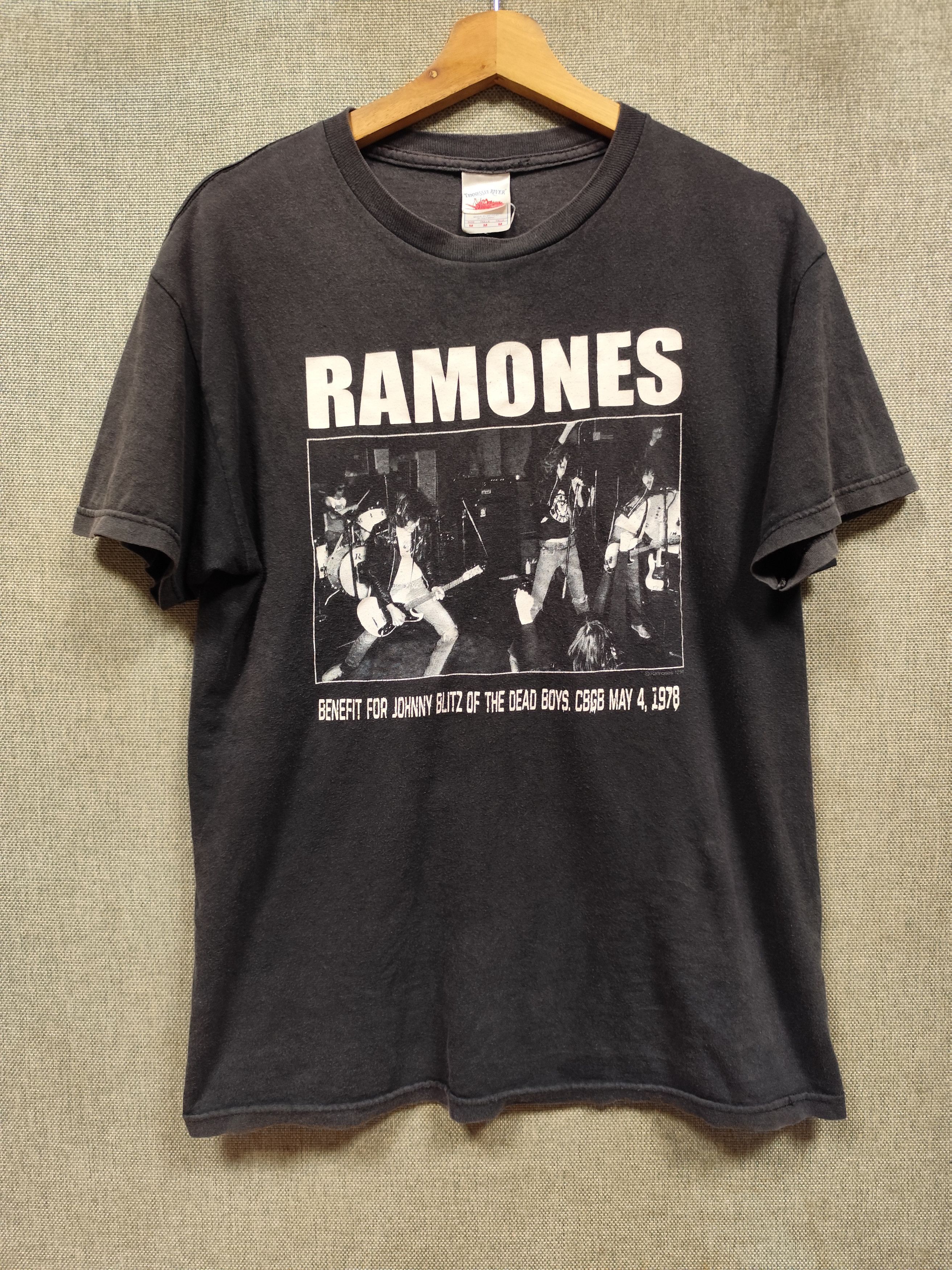 Band Tees Vintage t shirt band ramones Size US M / EU 48-50 / 2 - 1 Thumbnail