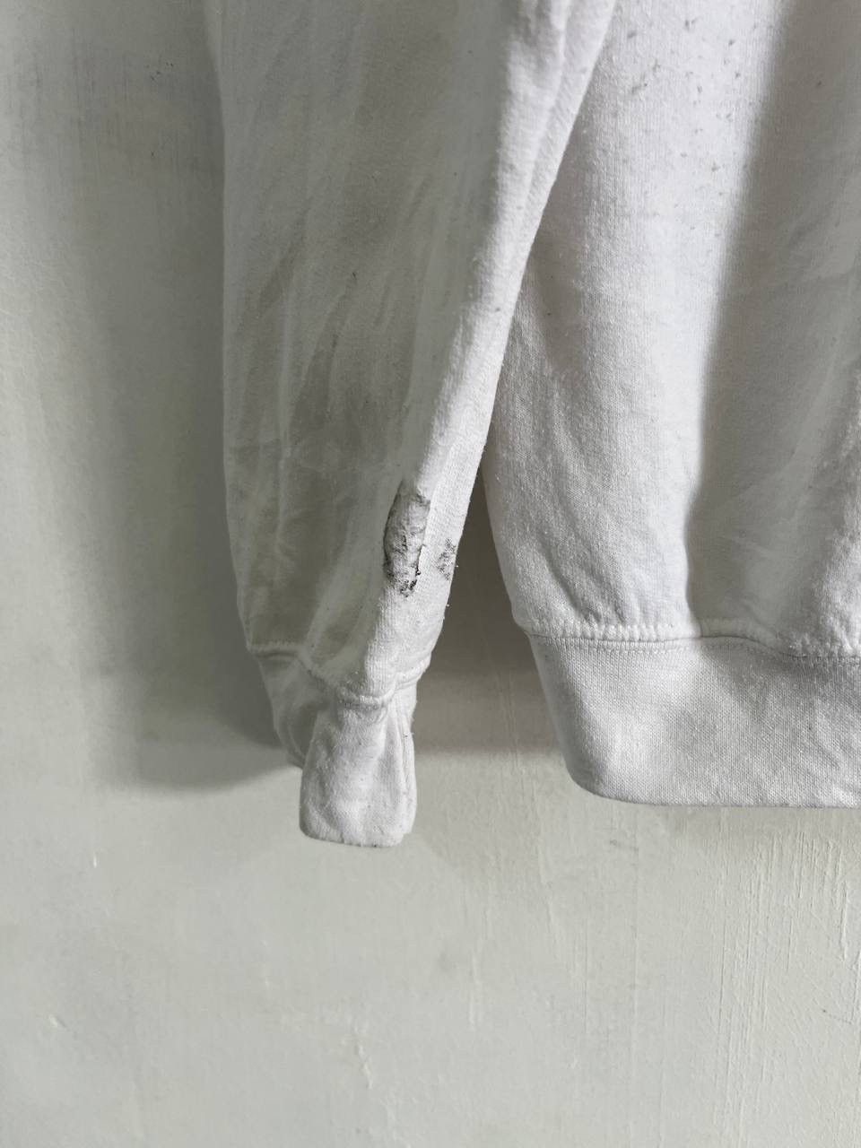 Japanese Brand Gildan White Graphic Hoodie Size US M / EU 48-50 / 2 - 13 Thumbnail