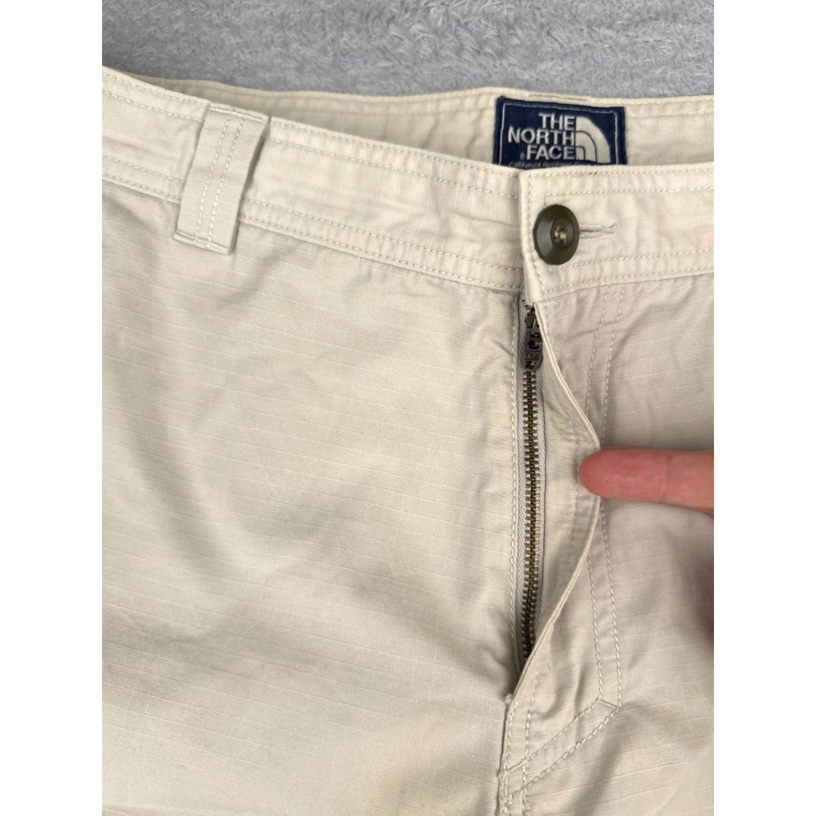 The North Face The North Face Shorts Men 40 Beige Cargo Cotton Blend Rip-Stop Hike 37x12 Size US 40 / EU 56 - 6 Thumbnail